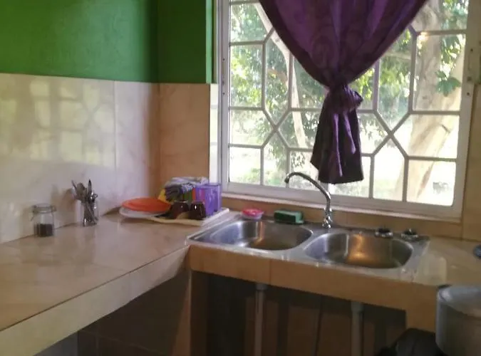 Homey Jamaican Studio * Ocho Rios